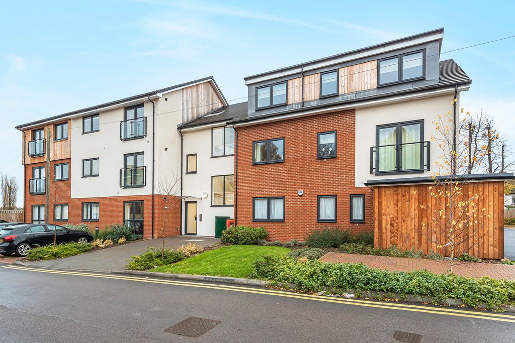 Property photo 1 of 12