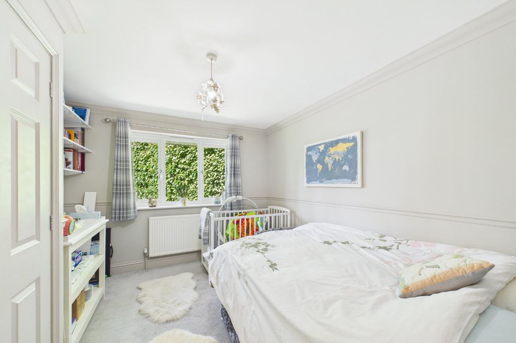 Additional image 11 of 6 bed detached house for saleHighway, Crowthorne, Berkshire RG45