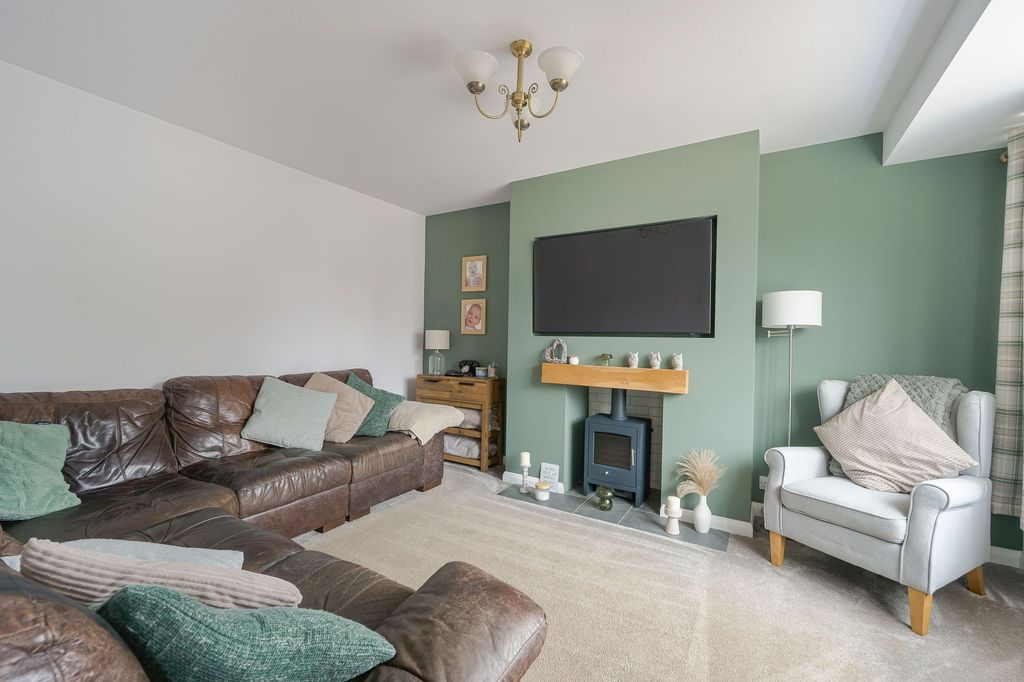 Property photo 2 of 26