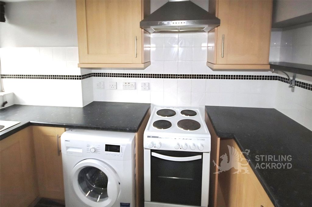 Property photo 2 of 5 Kitchen