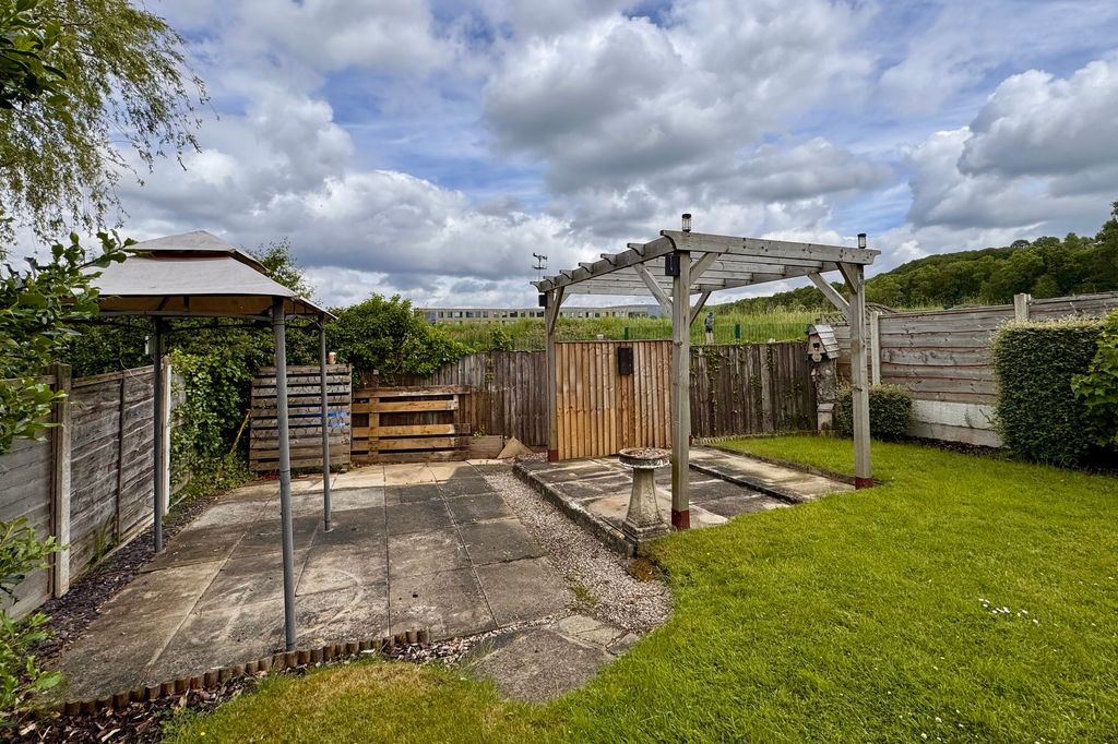Property photo 3 of 23