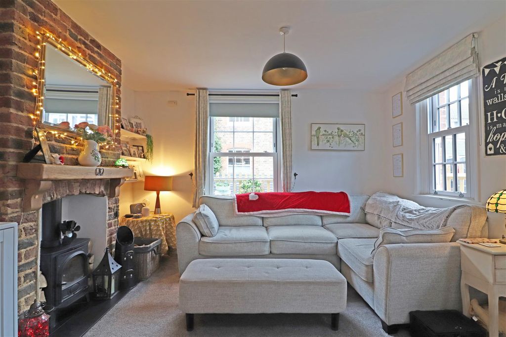 Property photo 2 of 17