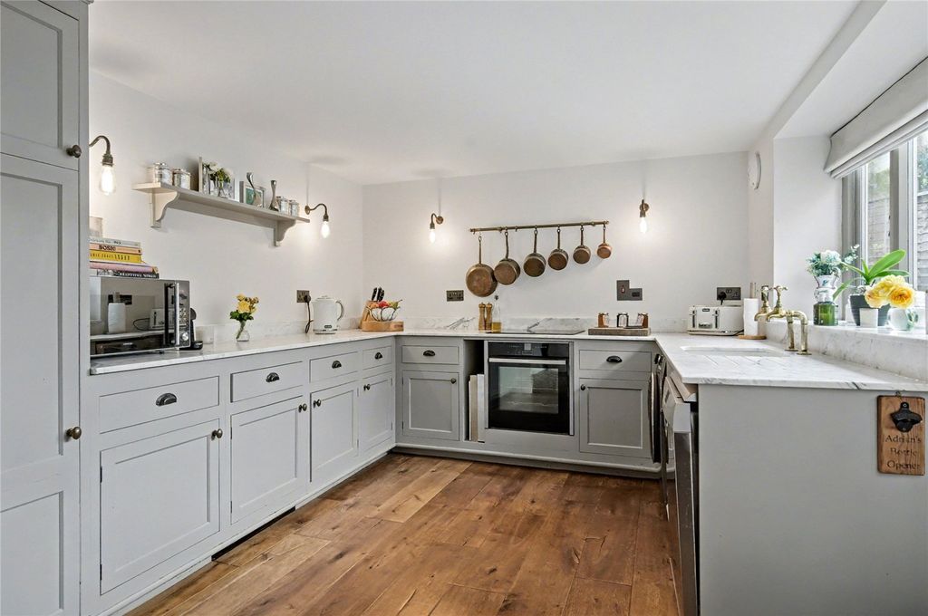 Property photo 3 of 13 Kitchen