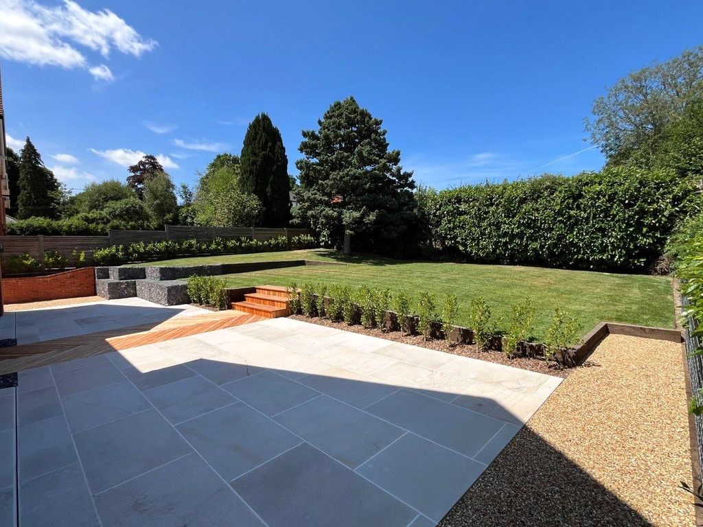 Property photo 3 of 16 Terrace &amp; Garden