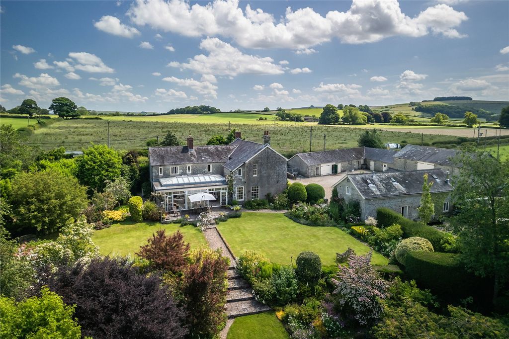 Property photo 1 of 31 Cann Farmhouse