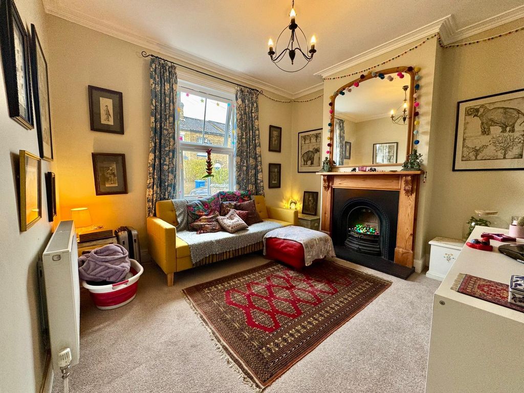 Property photo 3 of 21 Image