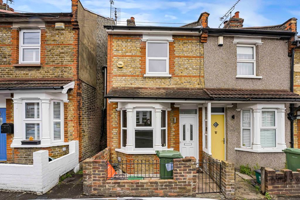 Property photo 1 of 18 External