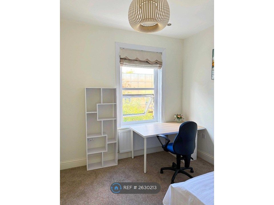 Property photo 3 of 15 Room4-3