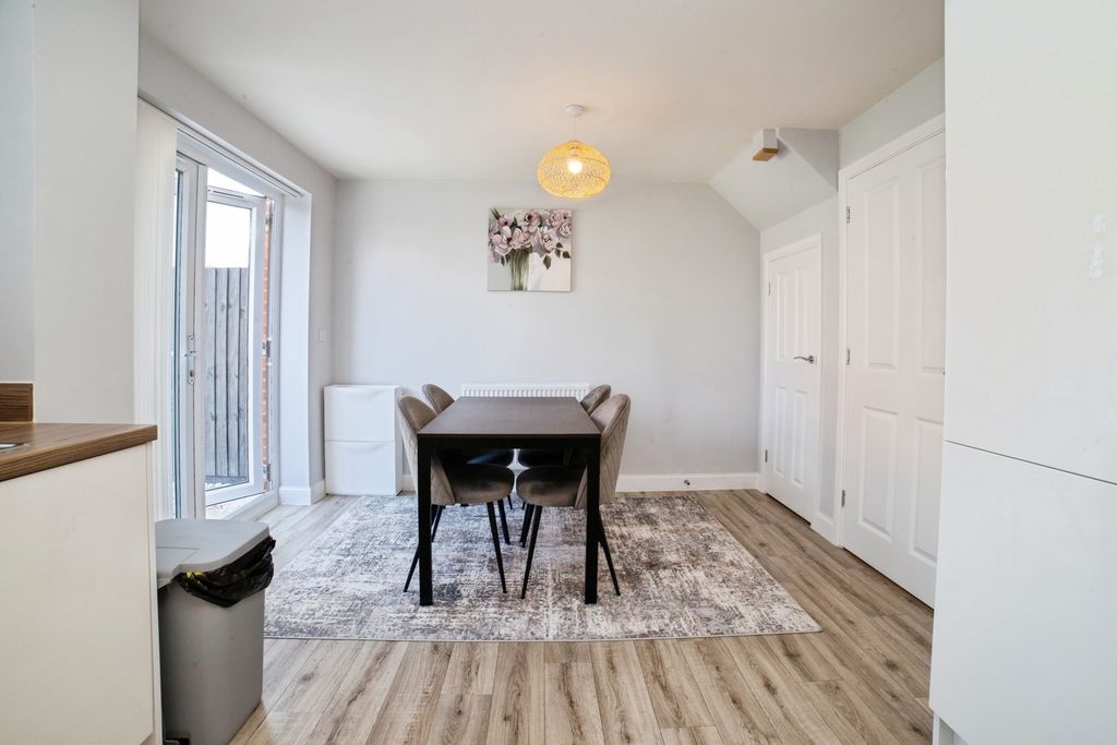 Property photo 3 of 25 Kitchen Dining Room