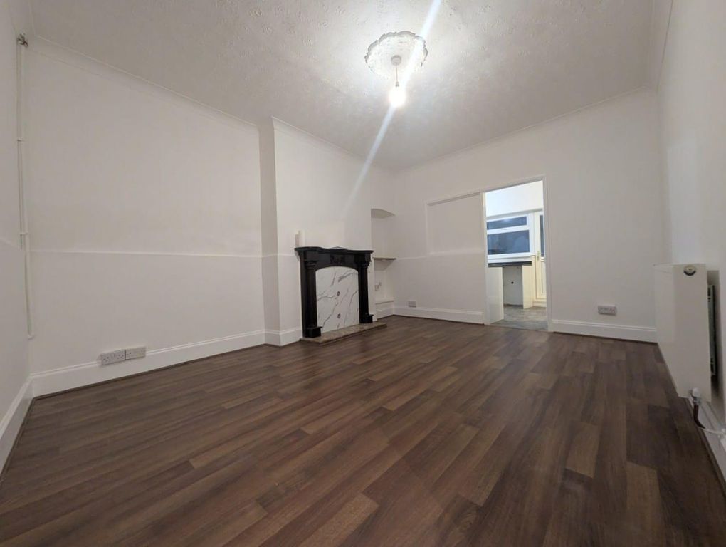 Property photo 2 of 7 Living Room