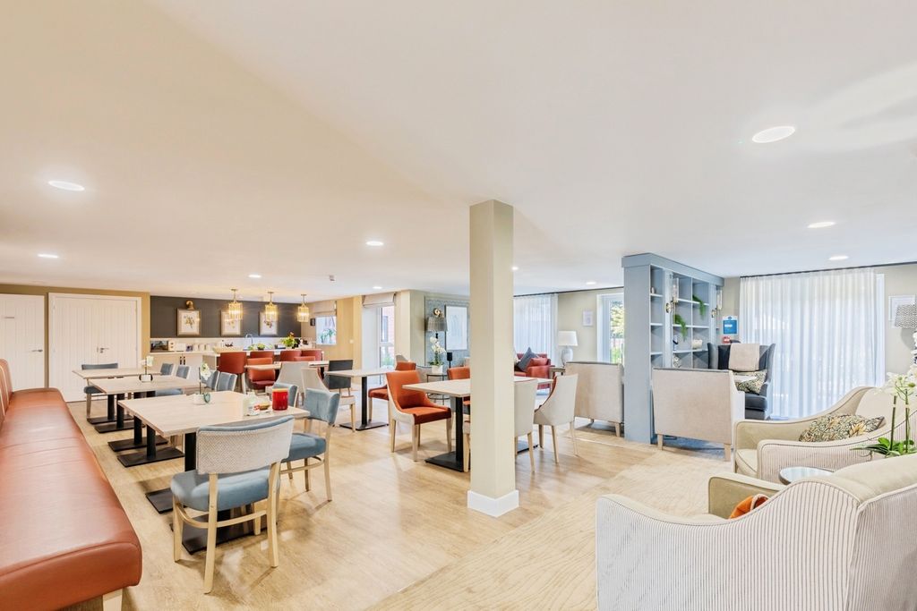 Property photo 3 of 16 Pbox-Img.Jpg