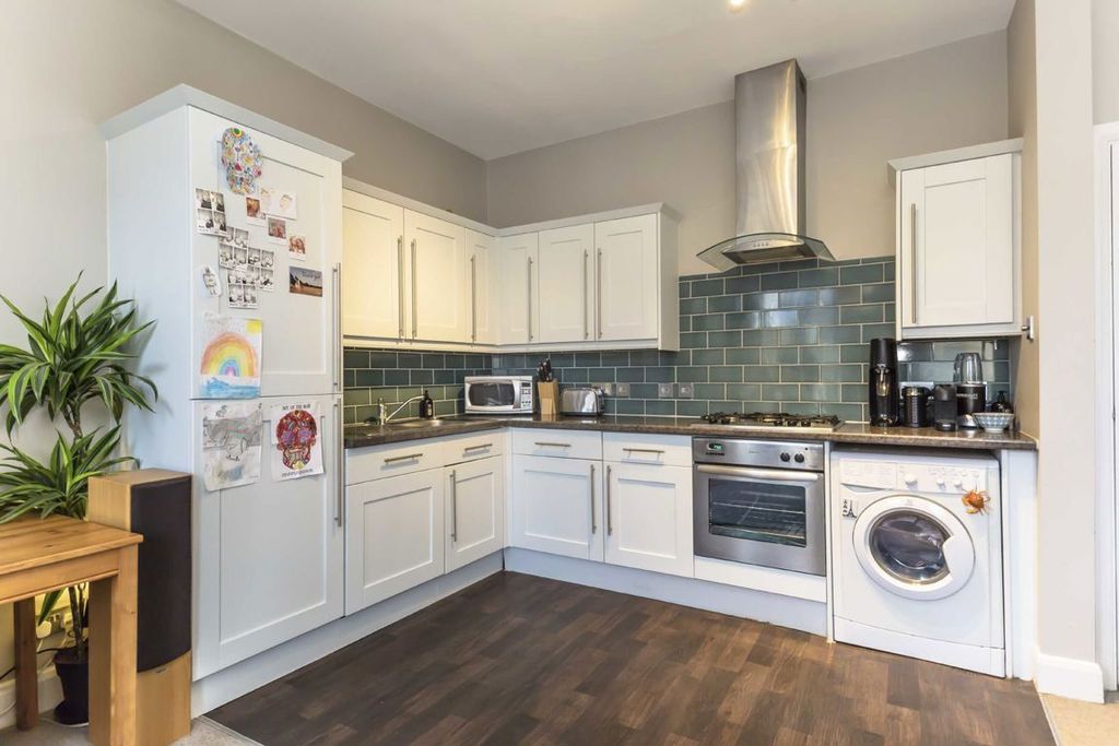 Property photo 3 of 8