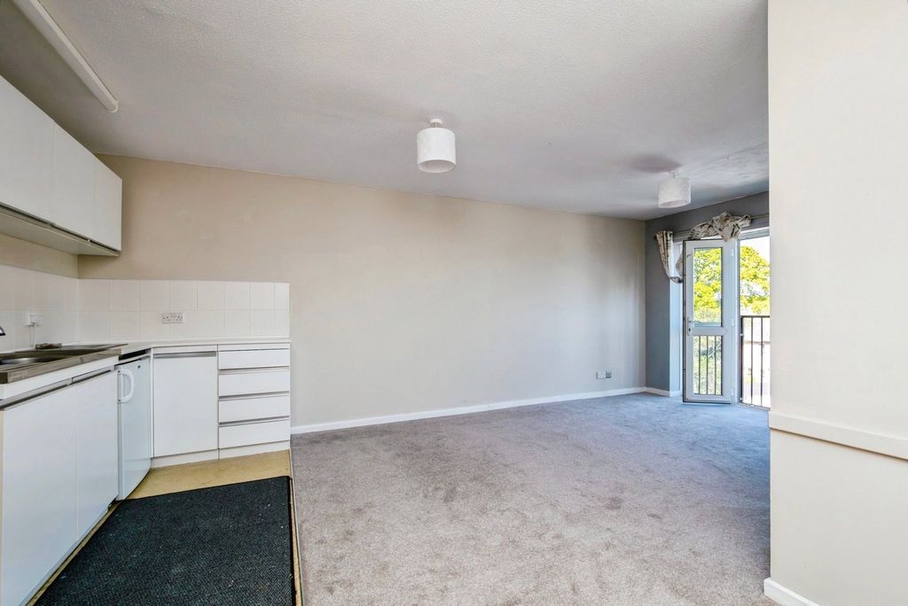 Property photo 2 of 17 Photo