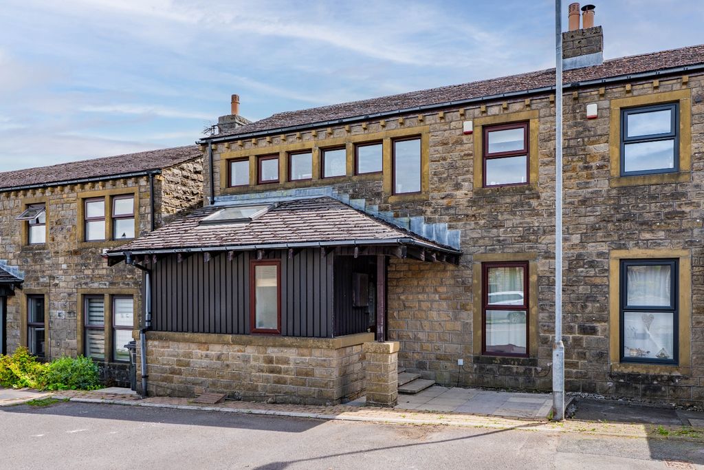 Property photo 1 of 33 5181190