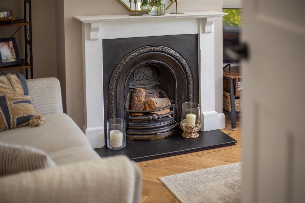 Property photo 3 of 21 5-Thorkhill-Avenue-0037 Copy.Jpg