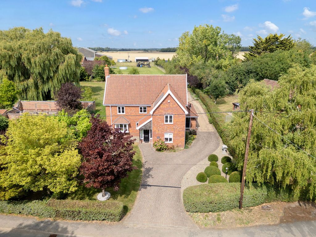 Property photo 1 of 36