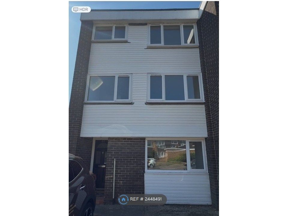 Property photo 1 of 2