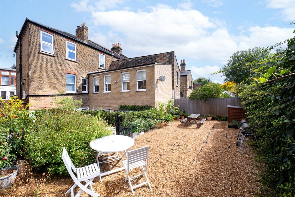Property photo 2 of 10 Picture No. 16