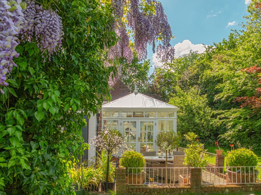 Property photo 2 of 18 Picture No. 25