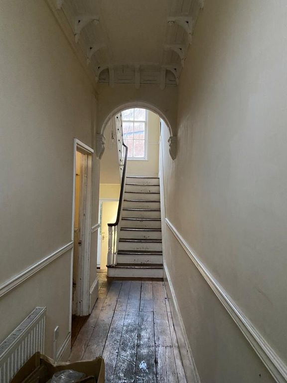 Property photo 3 of 10 Elegant Period Hallway With Arched Details...