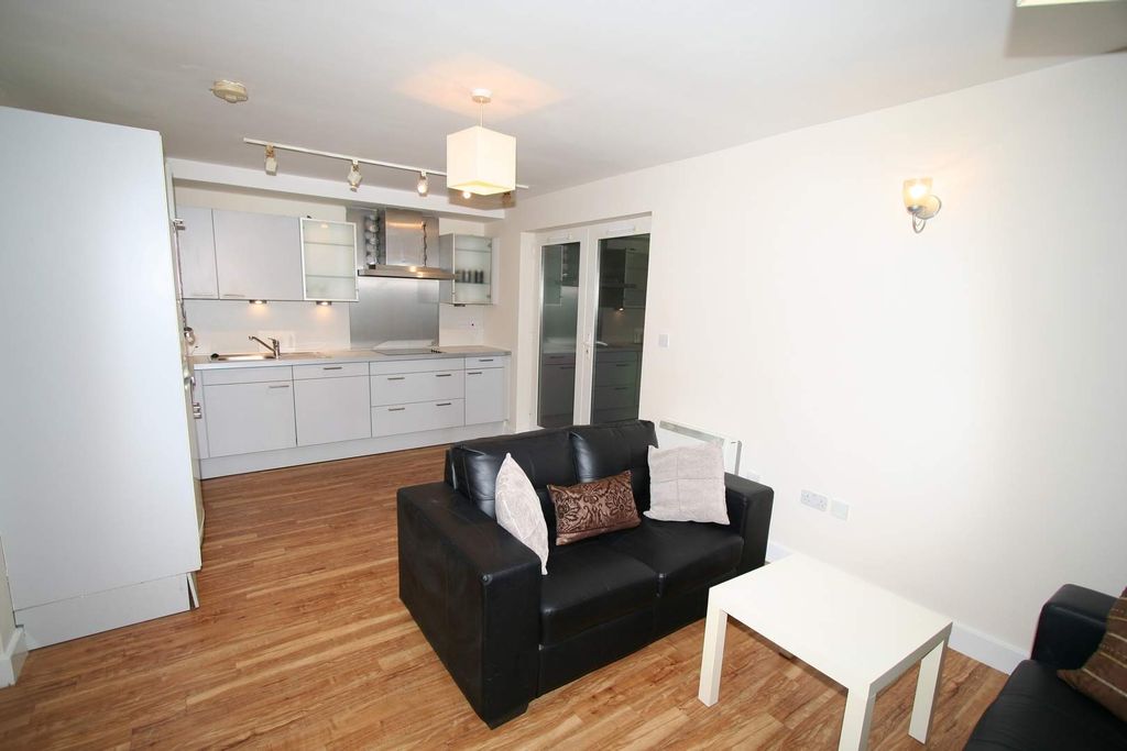 Property photo 2 of 7