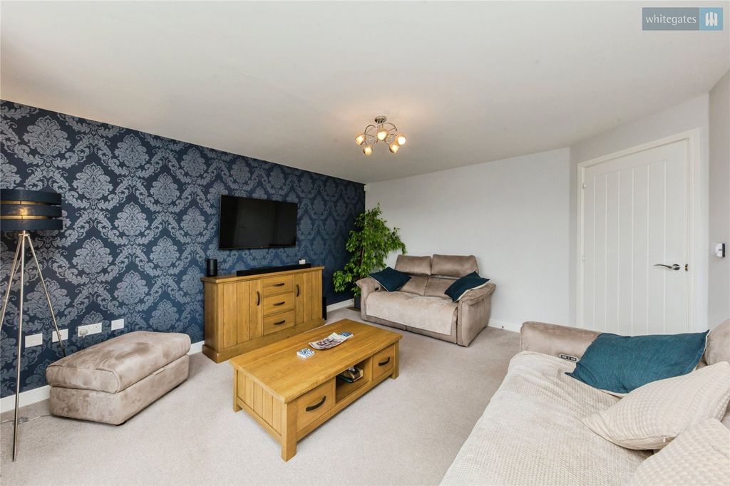 Property photo 3 of 23 Picture No. 02