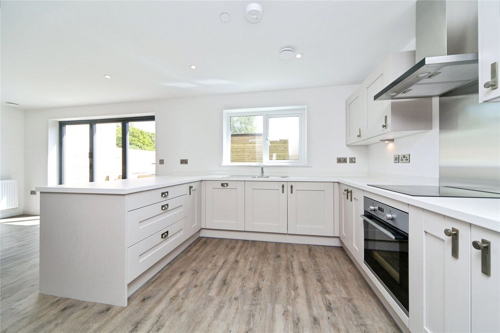Property photo 2 of 24 Picture No. 88