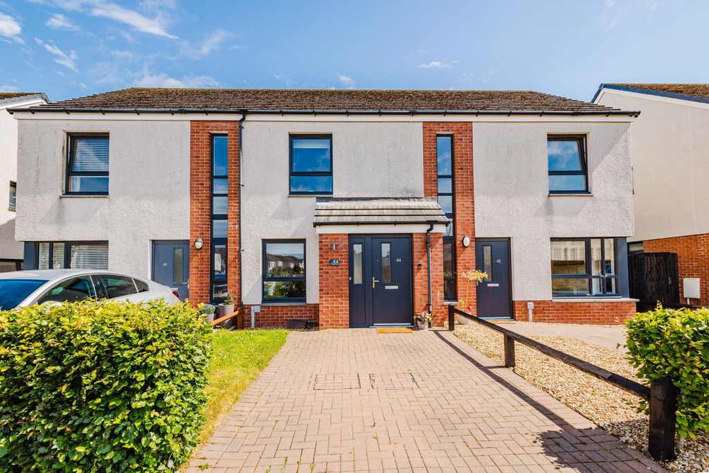 Property photo 1 of 34