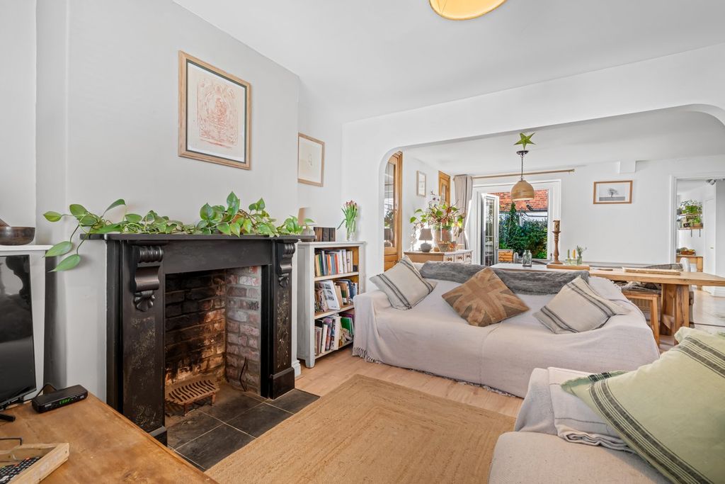 Property photo 2 of 18