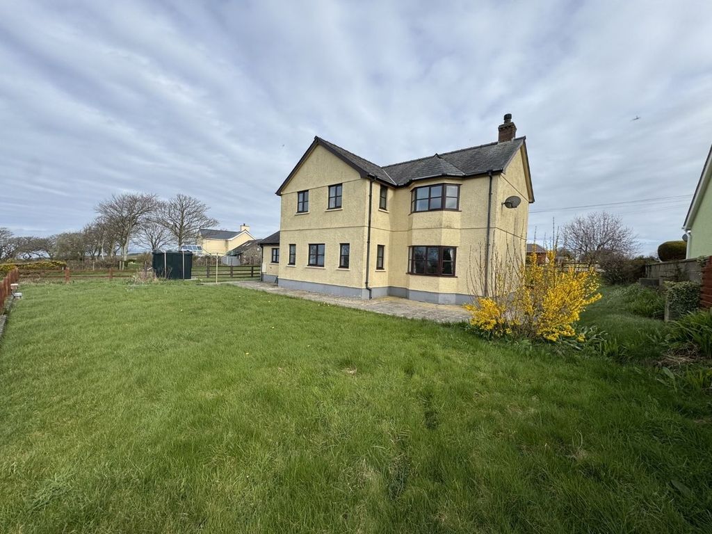 Property photo 2 of 39