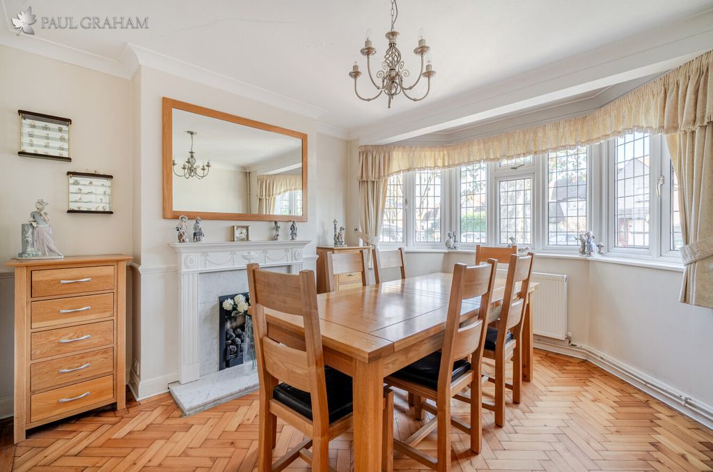 Property photo 3 of 20 Eeccb9E3-71d1-445c-B528-c6Ca038Dcf5B