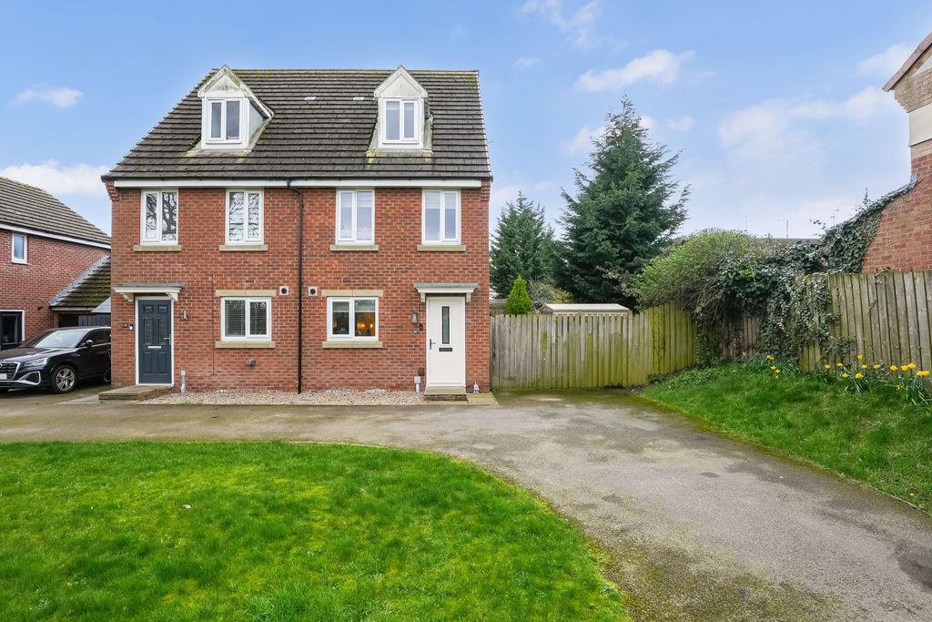 Property photo 1 of 33 Front External