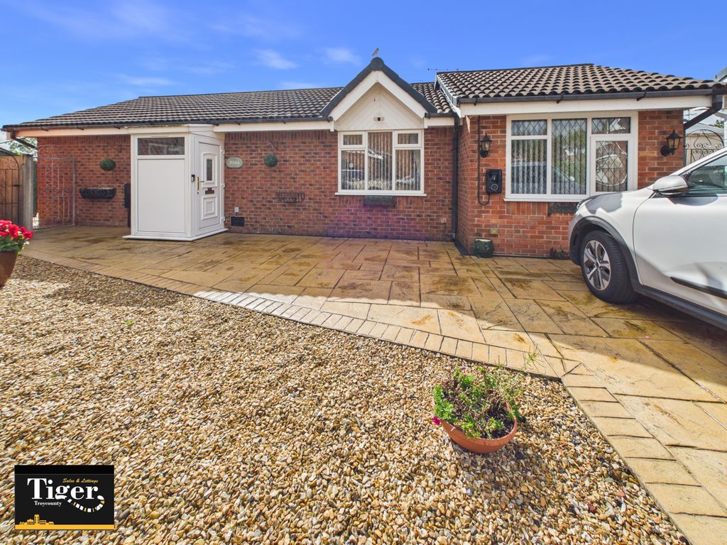 Property photo 1 of 16 Cam01931G0-Pr0411-Still004