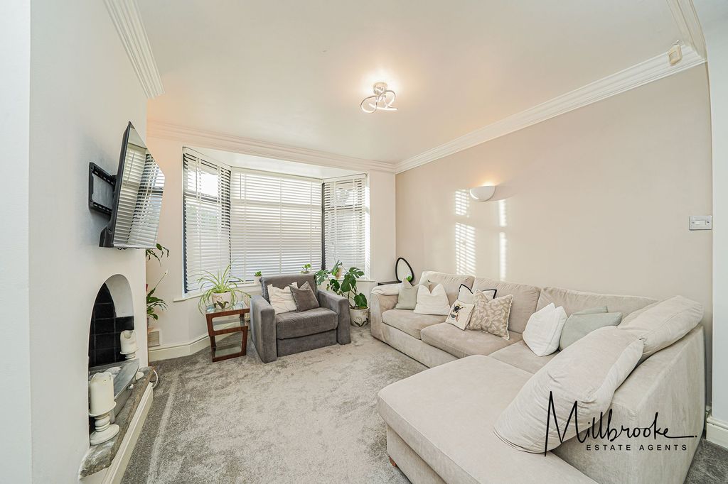 Property photo 3 of 26