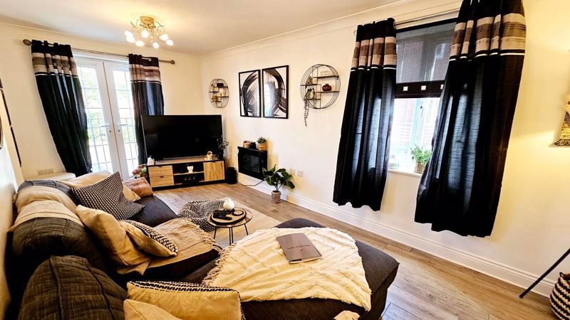 Property photo 3 of 10 Photo 5