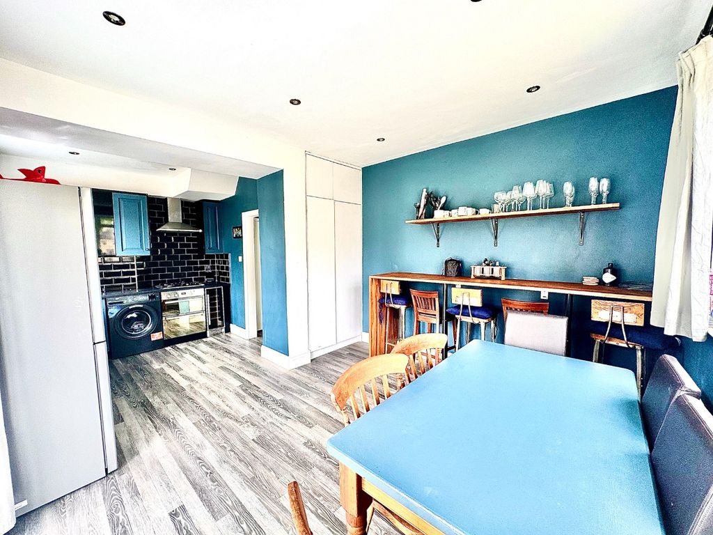 Property photo 3 of 24 4407112