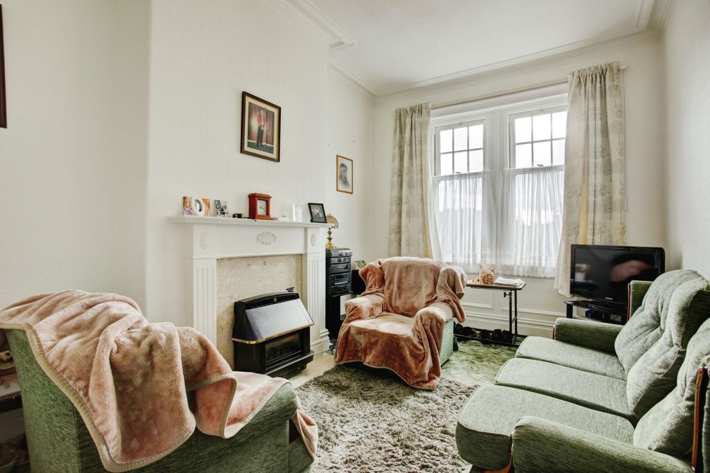 Property photo 3 of 15 165A7503_2466_4_2465_5_2464