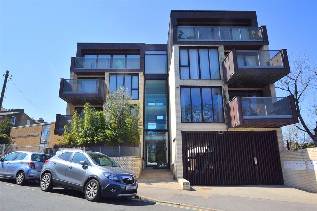 Property photo 1 of 18 Picture No. 01