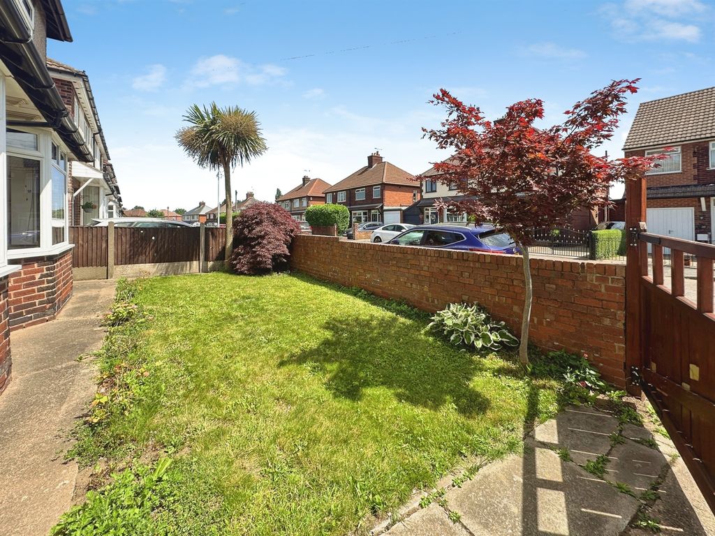 Property photo 2 of 25