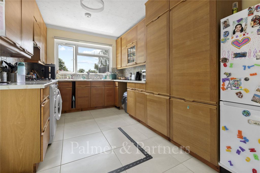 Property photo 2 of 13 Kitchen
