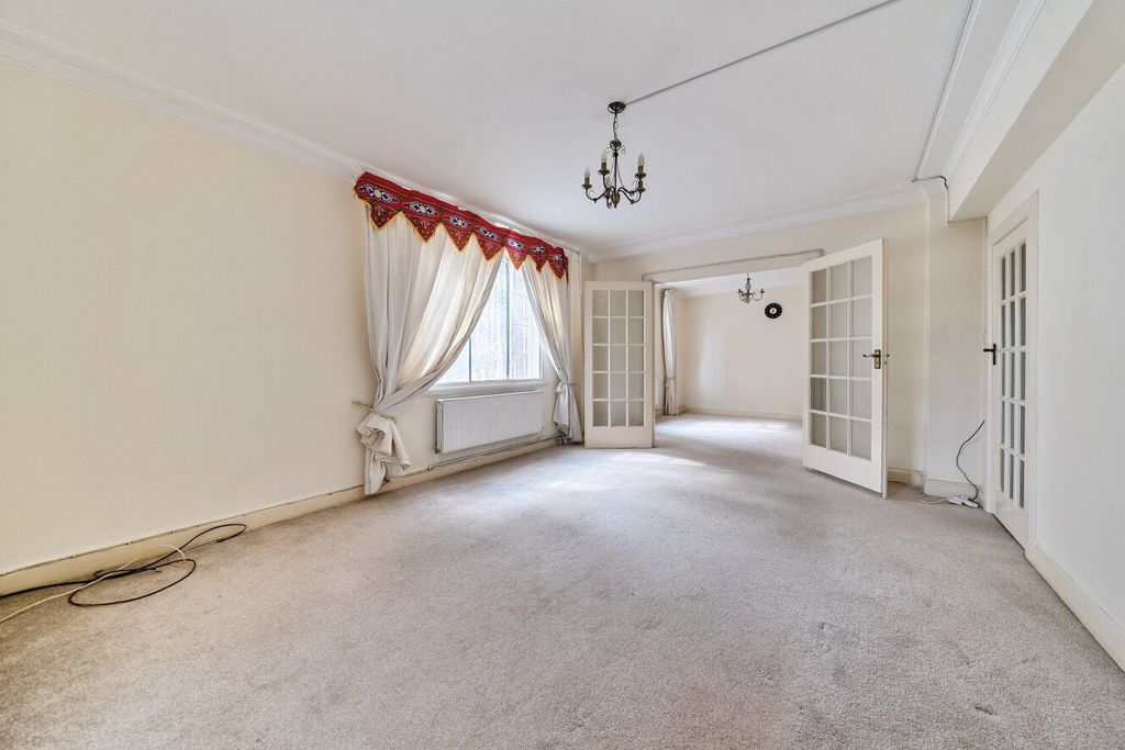Property photo 2 of 18 Picture No. 29