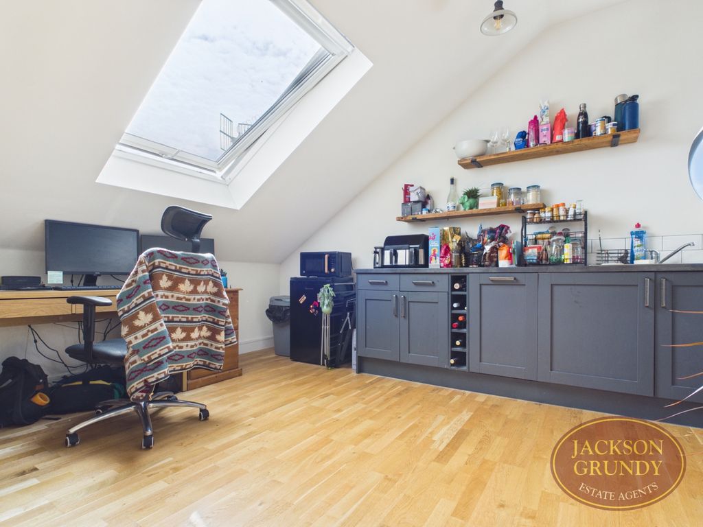 Property photo 3 of 10 Countess Road