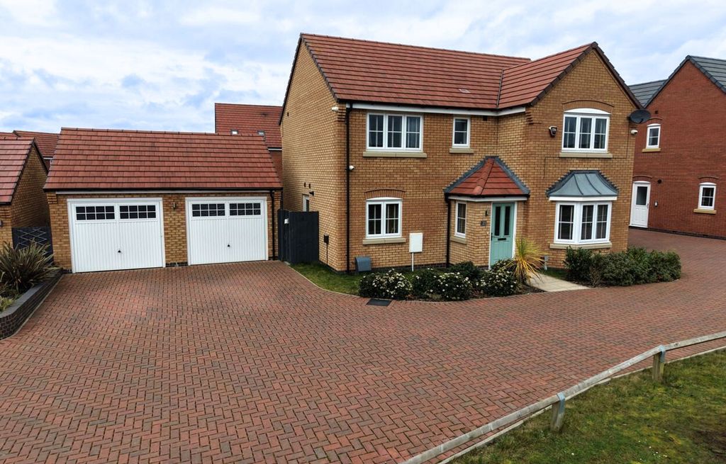 Property photo 2 of 25