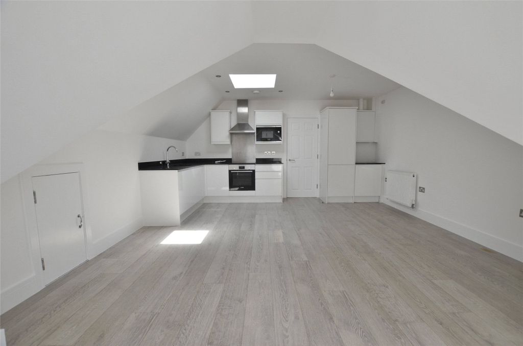 Property photo 2 of 11 Picture No. 26