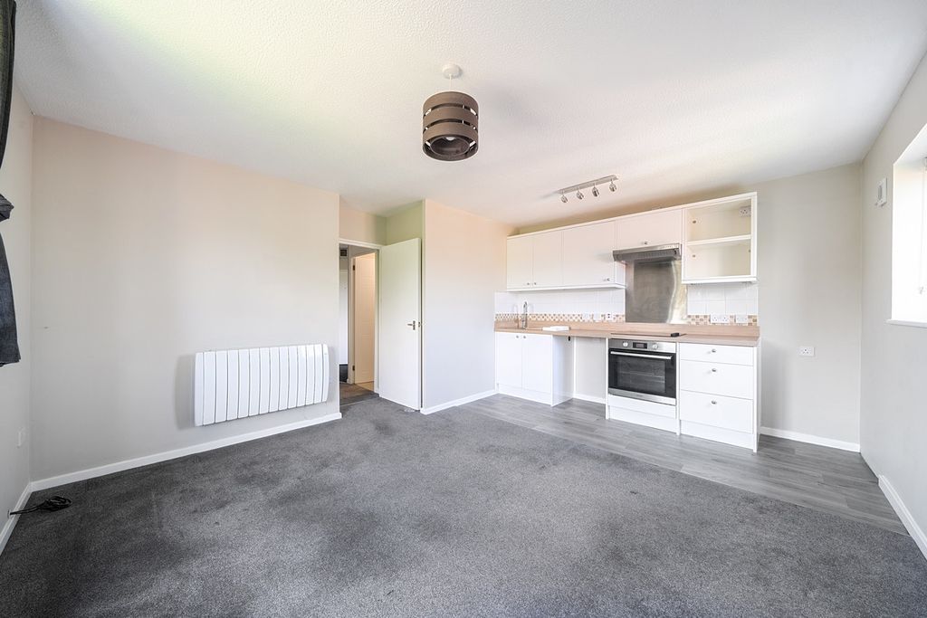 Property photo 2 of 6