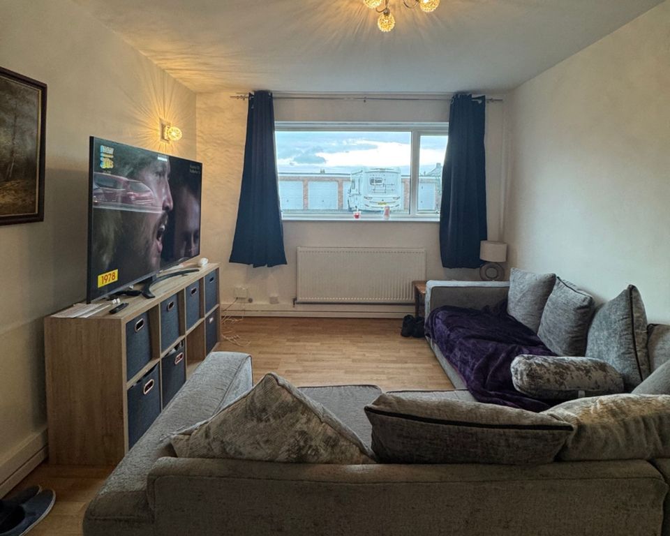 Property photo 2 of 12