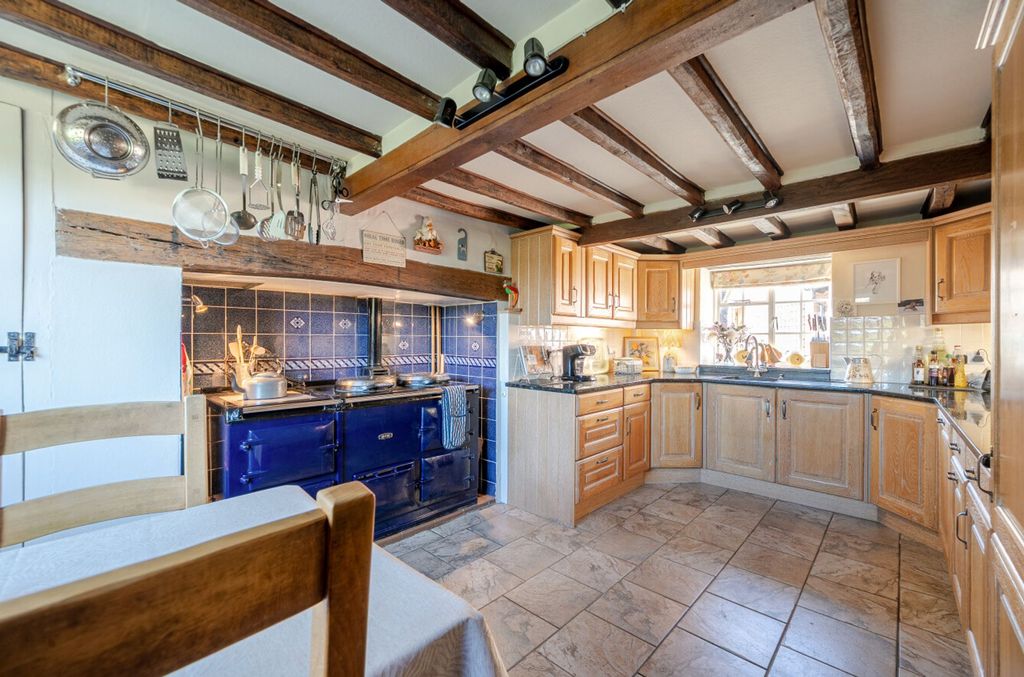 Property photo 2 of 28