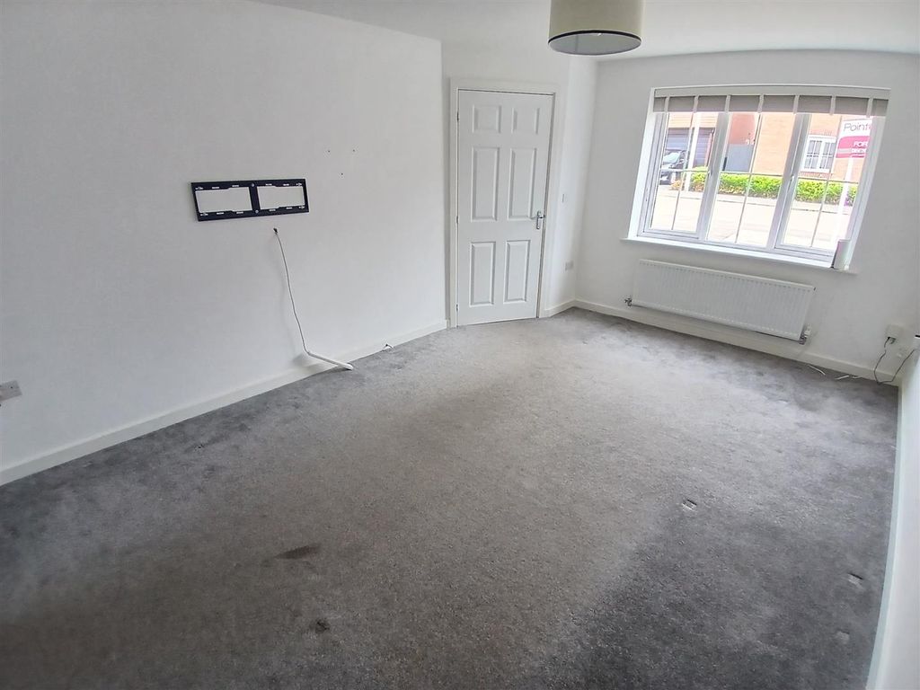Property photo 2 of 30