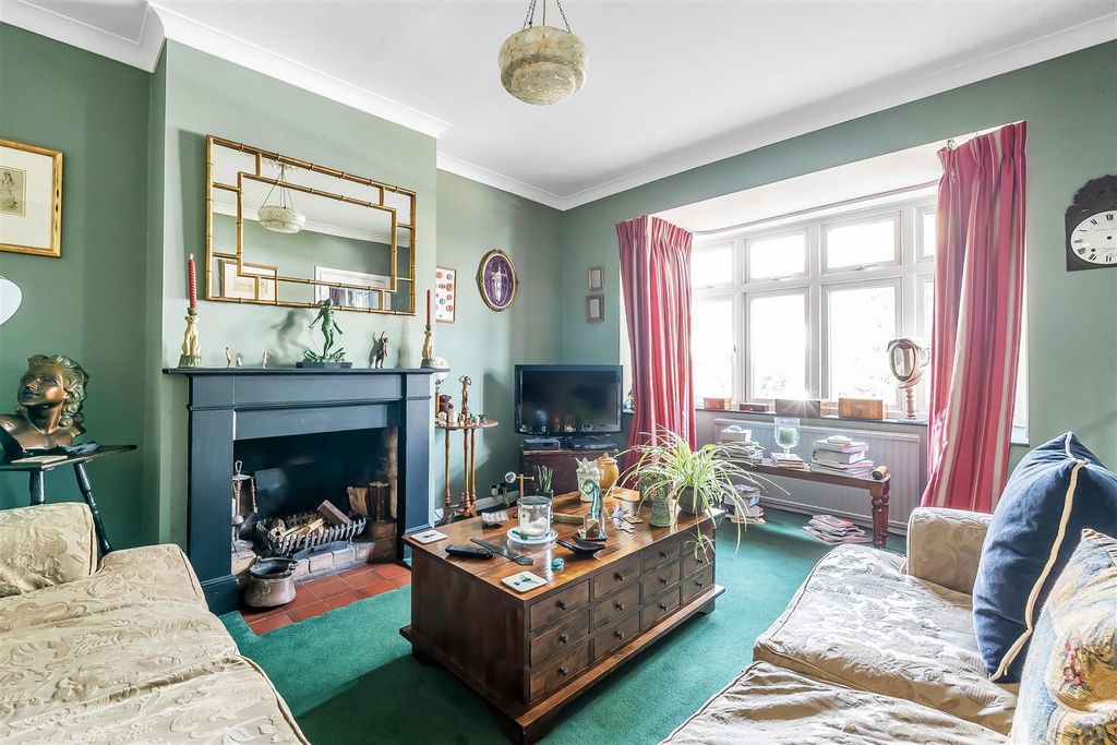 Property photo 3 of 17 37-Lodge-Road-12.Jpg