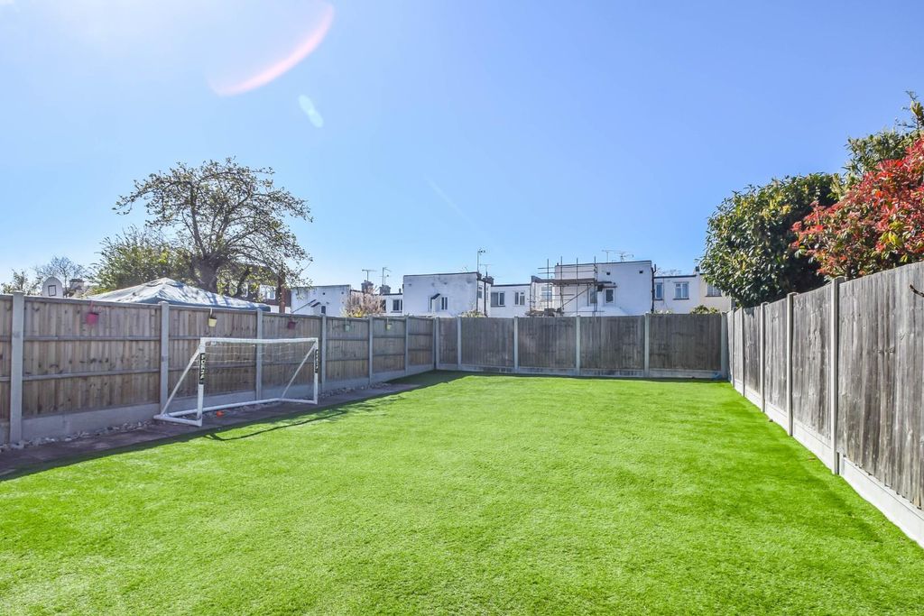 Property photo 2 of 14